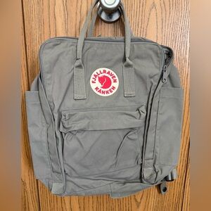Fjallraven Kånken Backpack in Fog